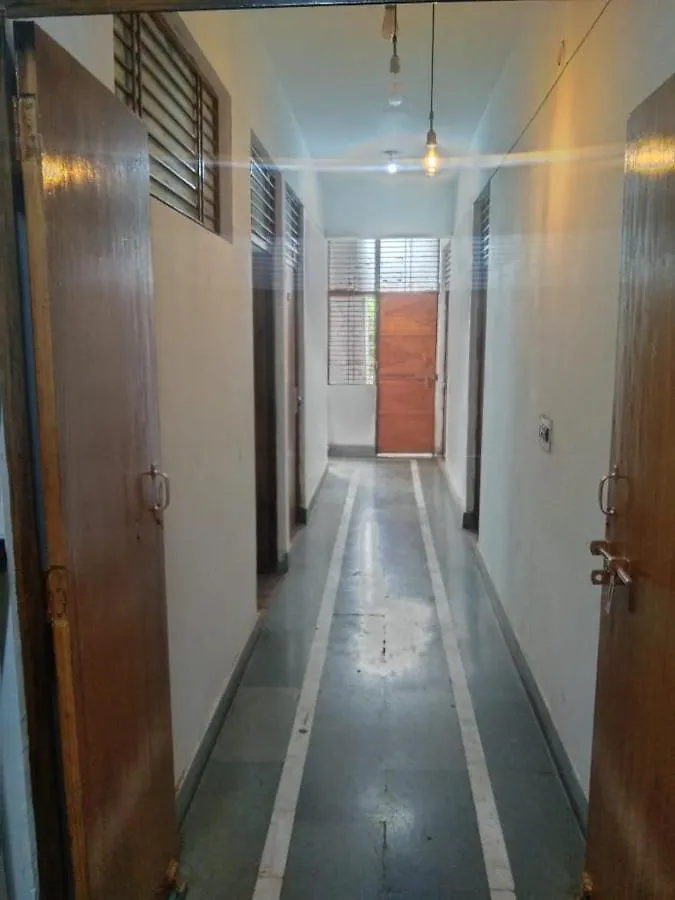 Hotel Tsr By Wb Inn Agra